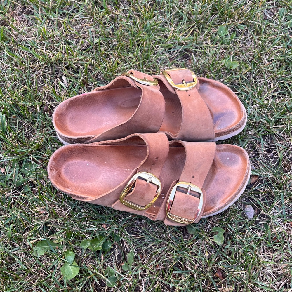 Birkenstock size 8 Brown with gold buckle Arizona